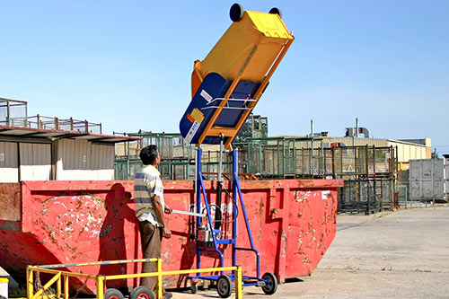 Liftmaster Rugged (Manual) bin lifter outdoors