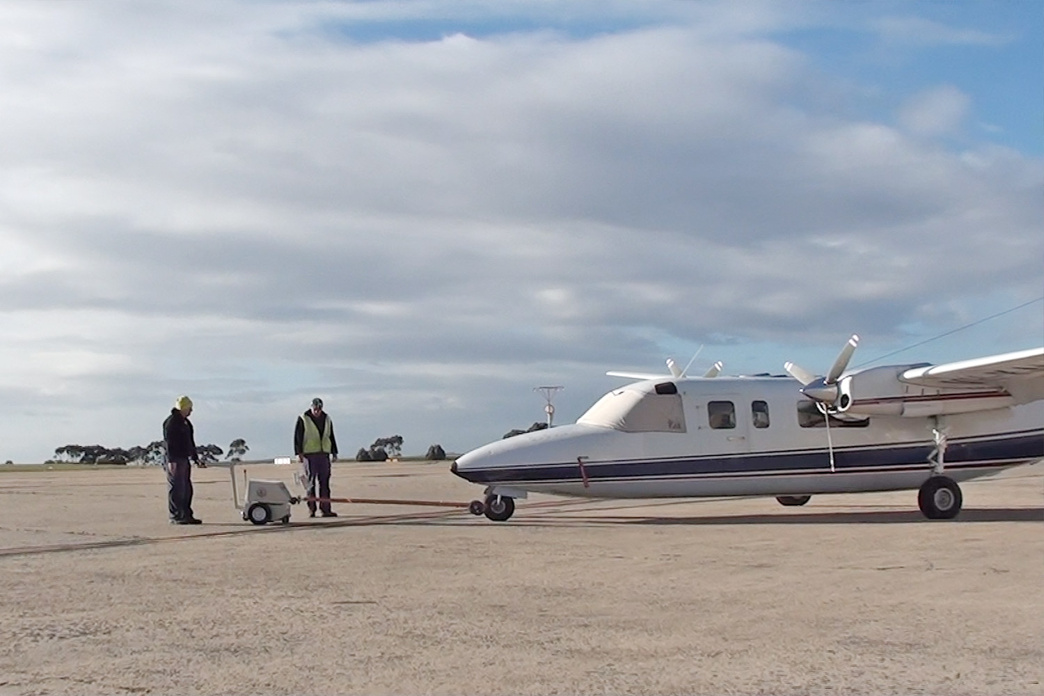 Electrodrive's Tug Classic towing a light aircraft