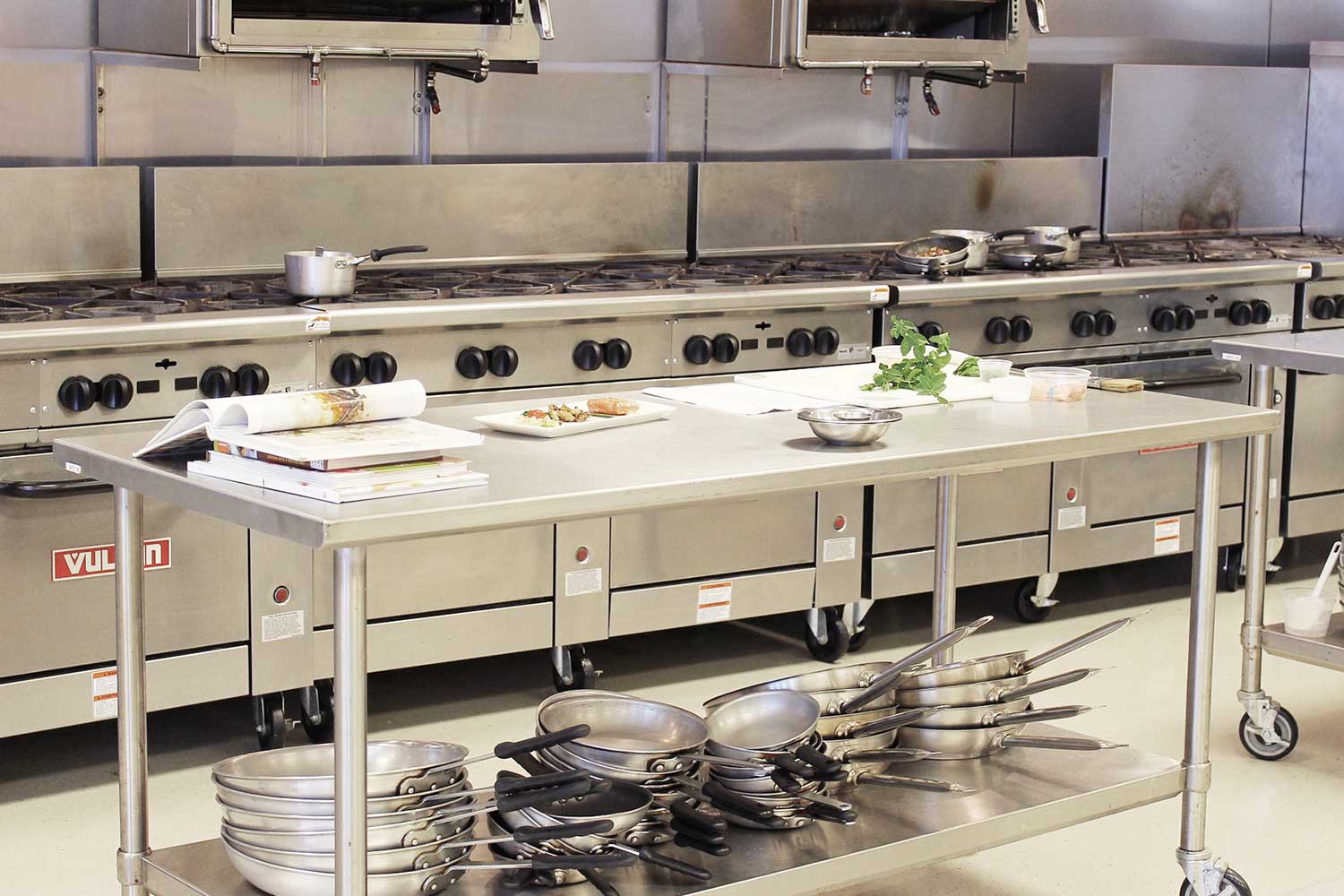 Lift-A-Lid wheelie bins are suitable for commercial kitchens